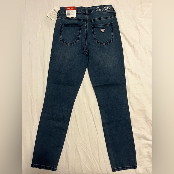 Dark Blue Mid-Rise Guess ▵ Jeans 👖 - Picture 14 of 14